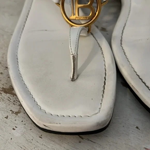 Balmain Paris White/Gold Thong Flat Sandals size 38/7.5